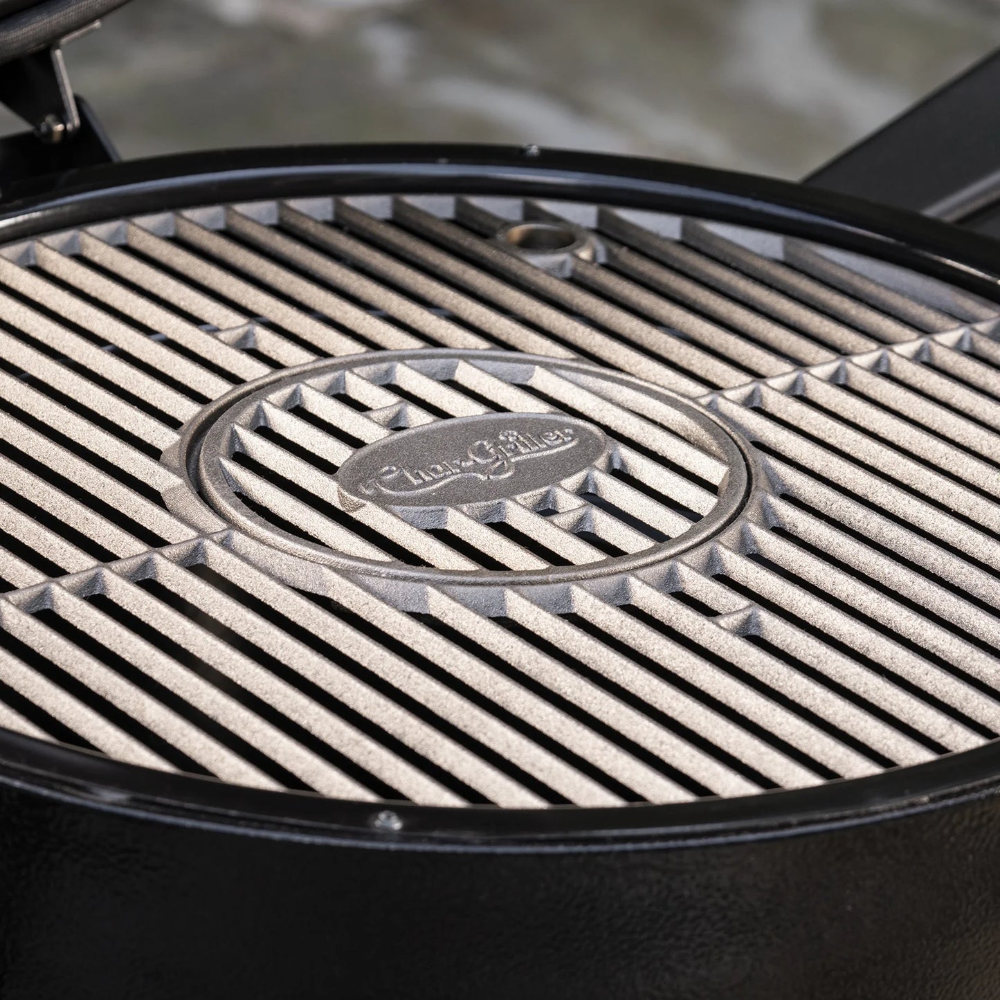AKORN™ Kamado kolgrill