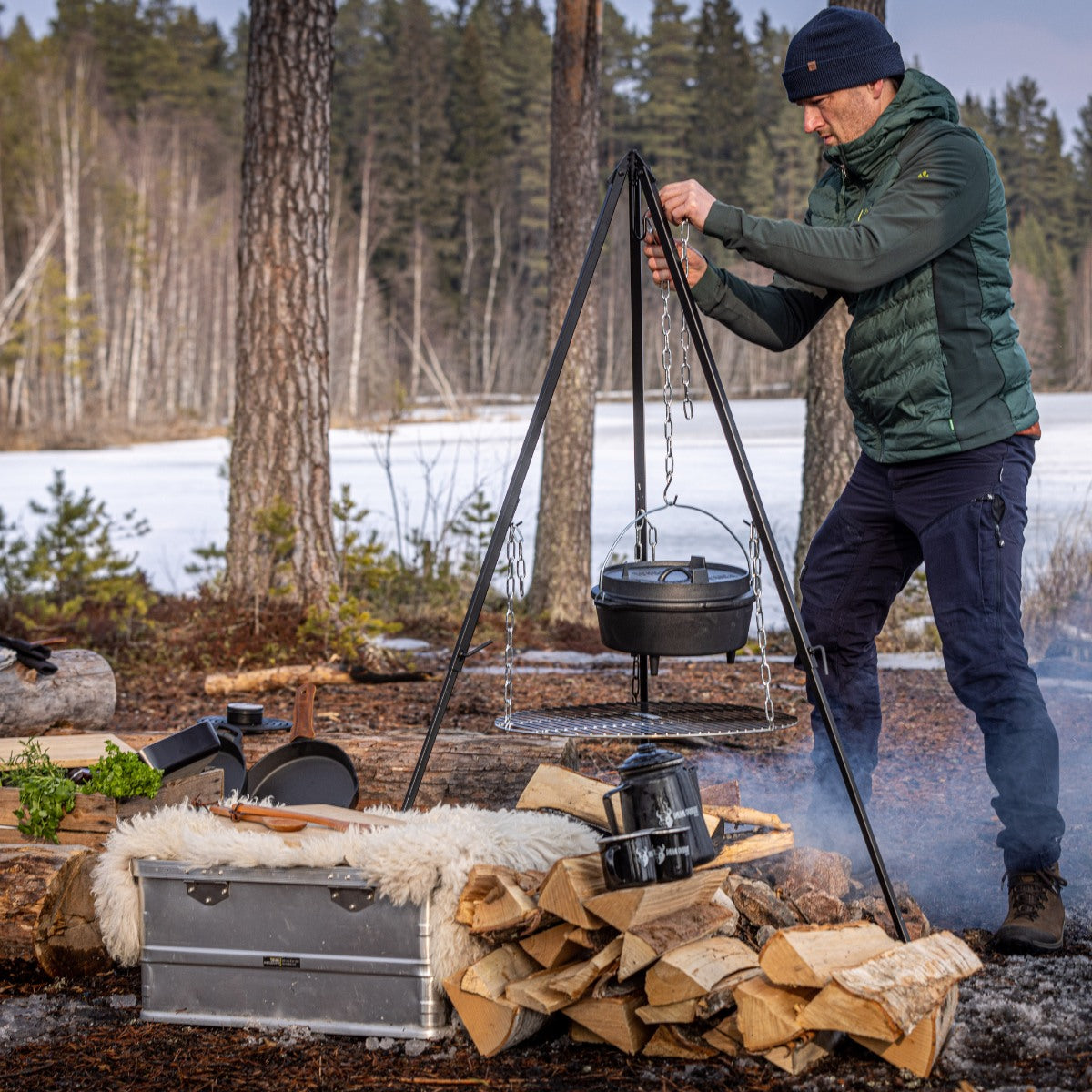 VALHAL lägereldsställ för gjutjärnsgrytor och grillgaller (justerbart, med fyra kedjor)