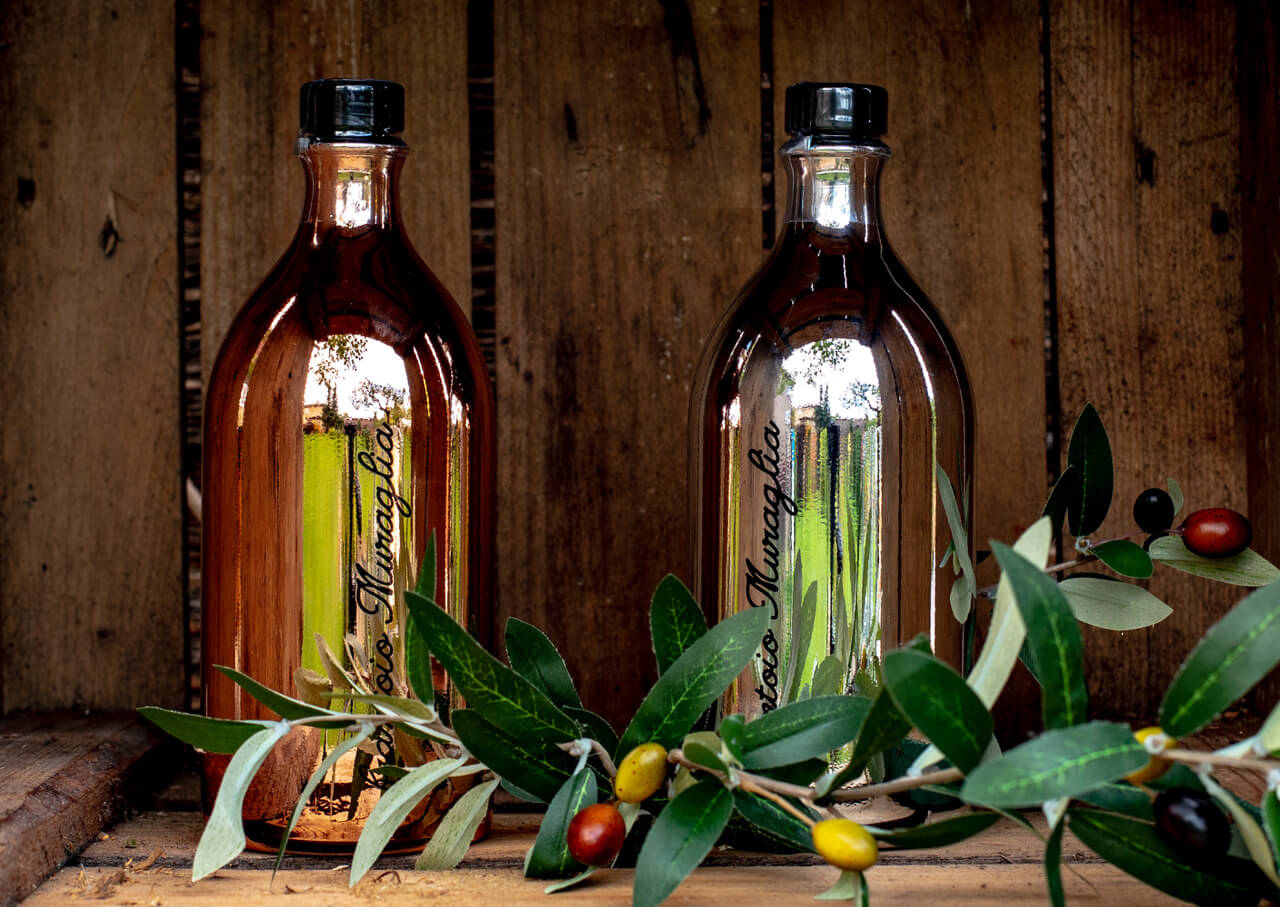 Italian extra virgin olive oil in a golden bottle "Muraglia INTENSE FRUITY" 500 ml (intensely fruity)
