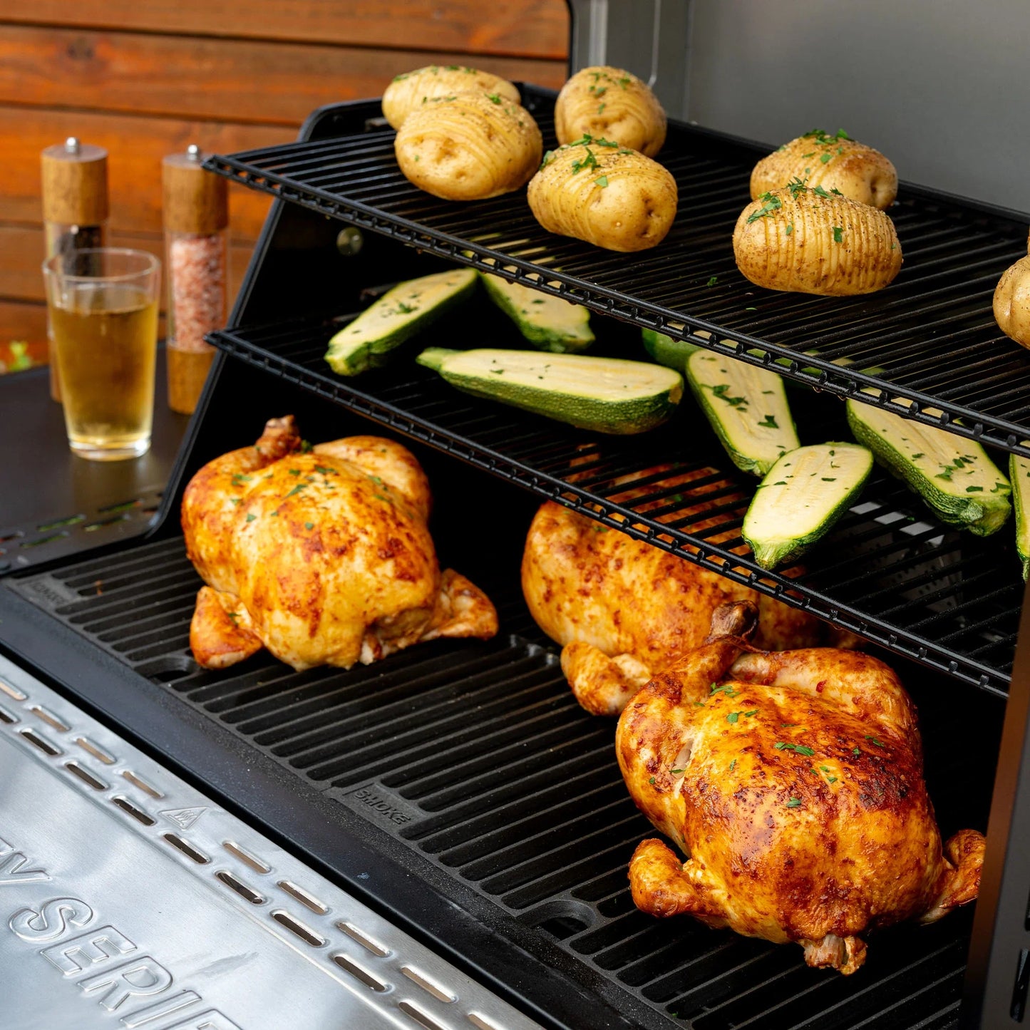 Masterbuilt Gravity Series 1150 digital kolgrill och rök