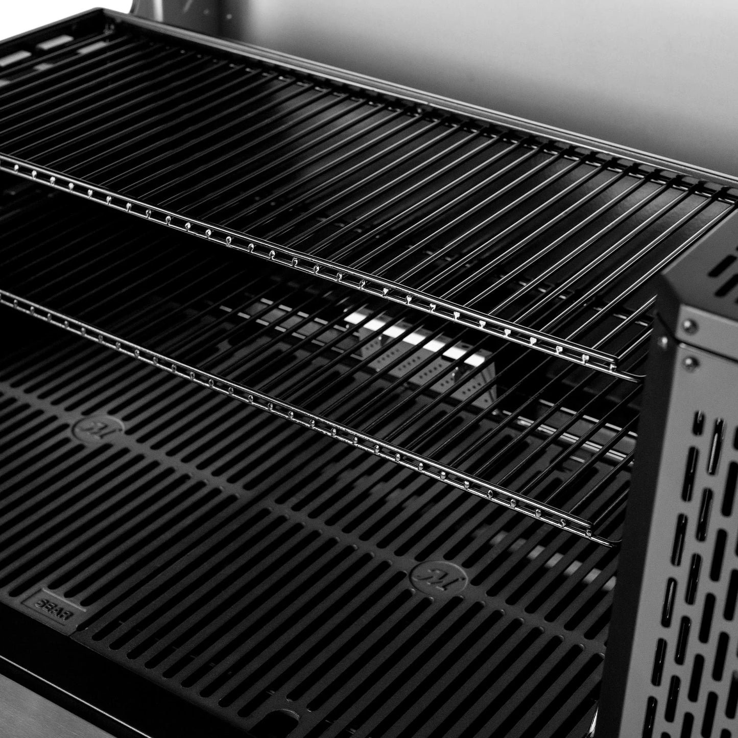 Masterbuilt Gravity Series 1150 digital kolgrill och rök