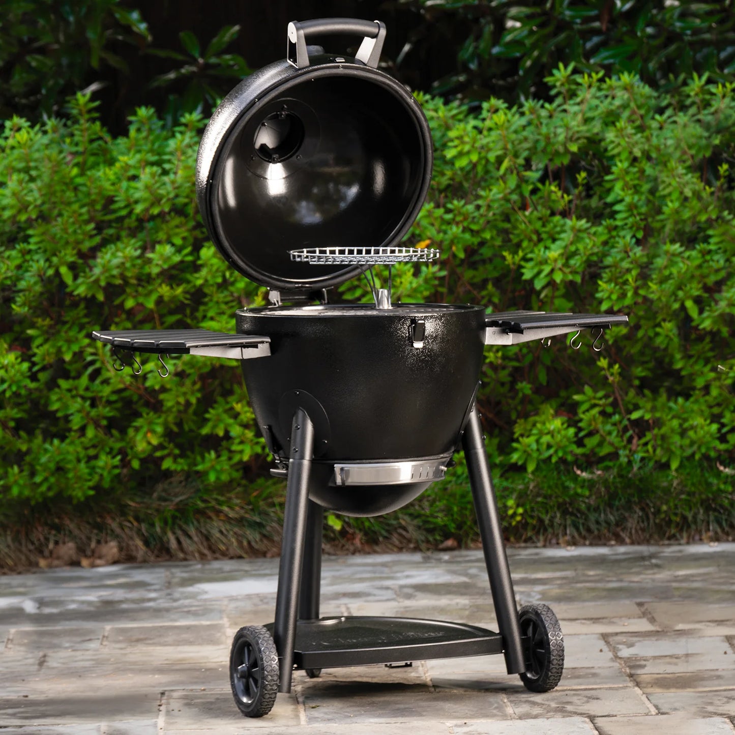AKORN™ Kamado kolgrill