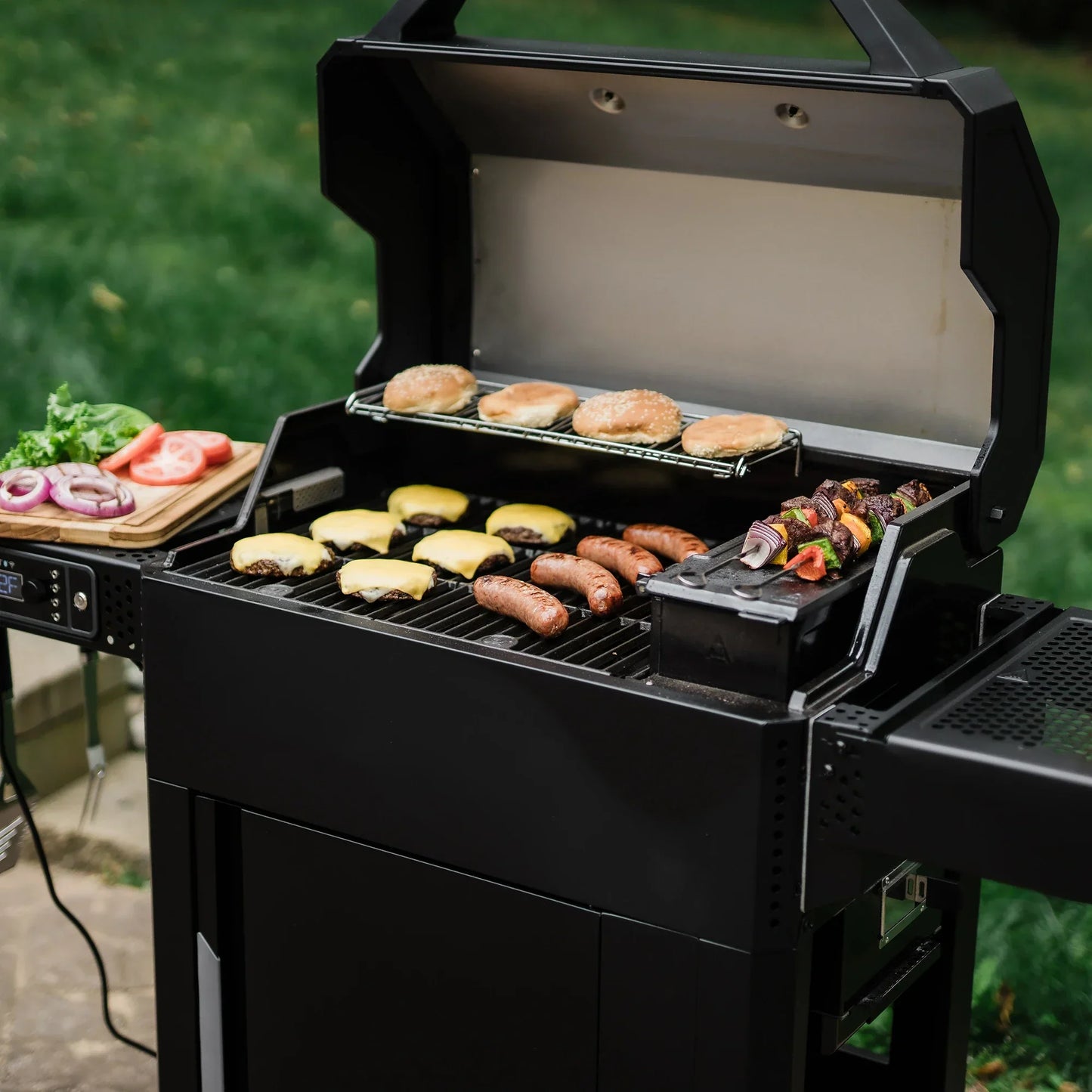 AutoIgnite™ Series 545 Digital kolgrill och rökugn
